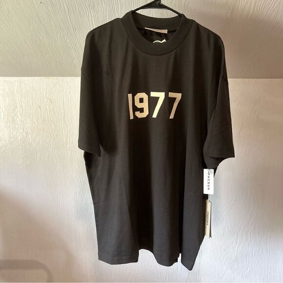 FEAR OF GOD ESSENTIALS 1977 T-SHIRT in Iron - Picture 6 of 13
